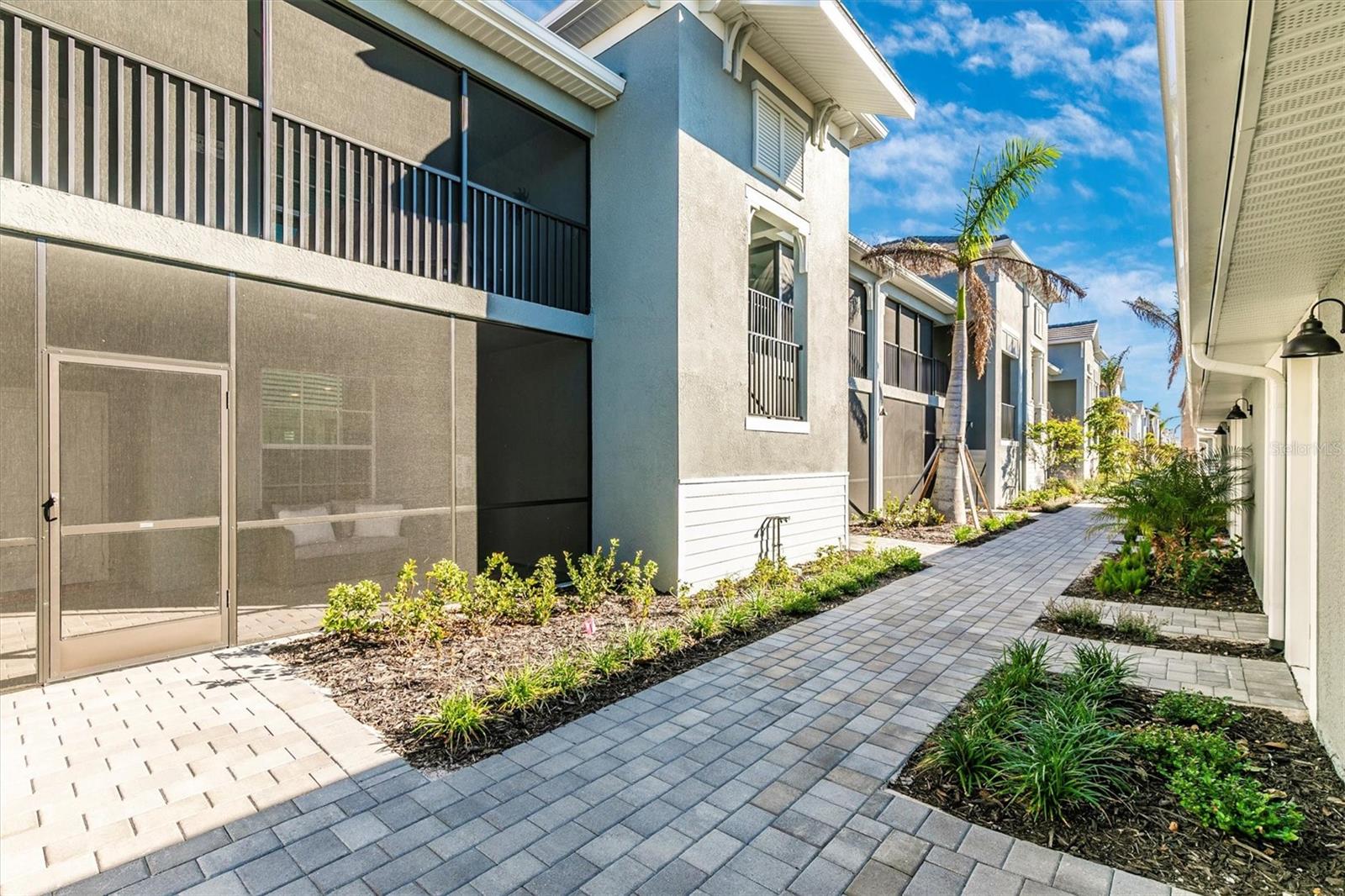 WELLEN PARK GOLF & COUNTRY CLUB - Residential Lease