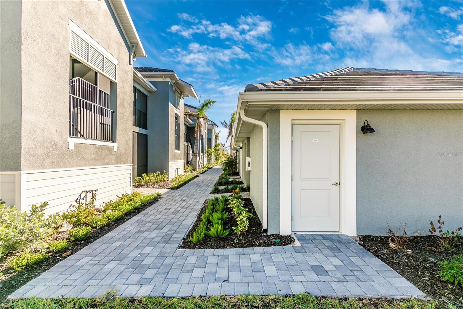 WELLEN PARK GOLF & COUNTRY CLUB - Residential Lease