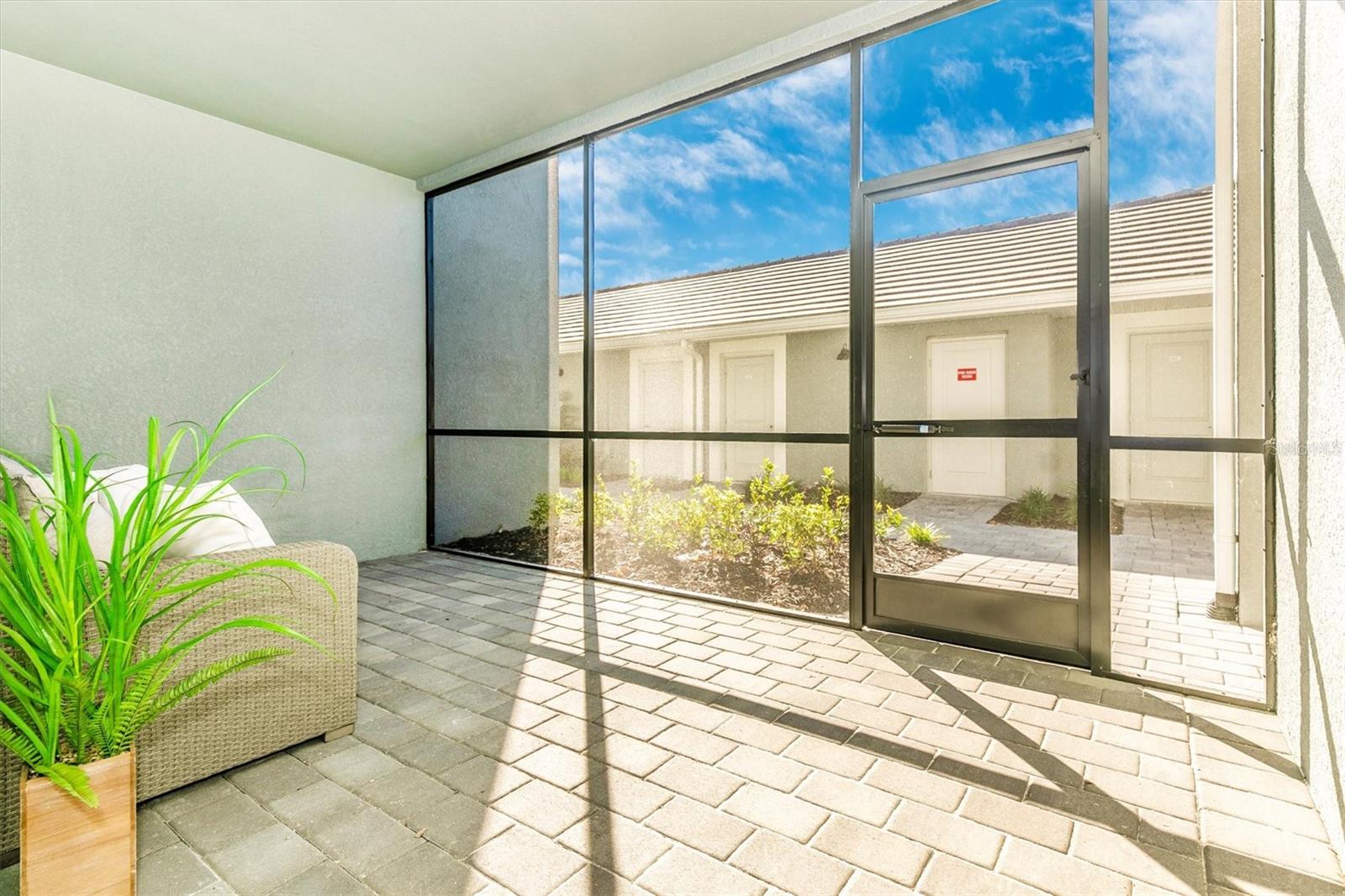 WELLEN PARK GOLF & COUNTRY CLUB - Residential Lease