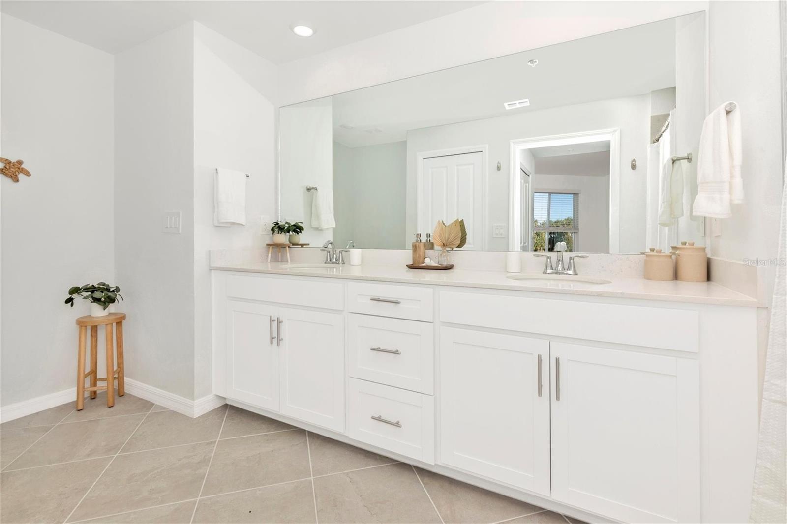 WELLEN PARK GOLF & COUNTRY CLUB - Residential Lease