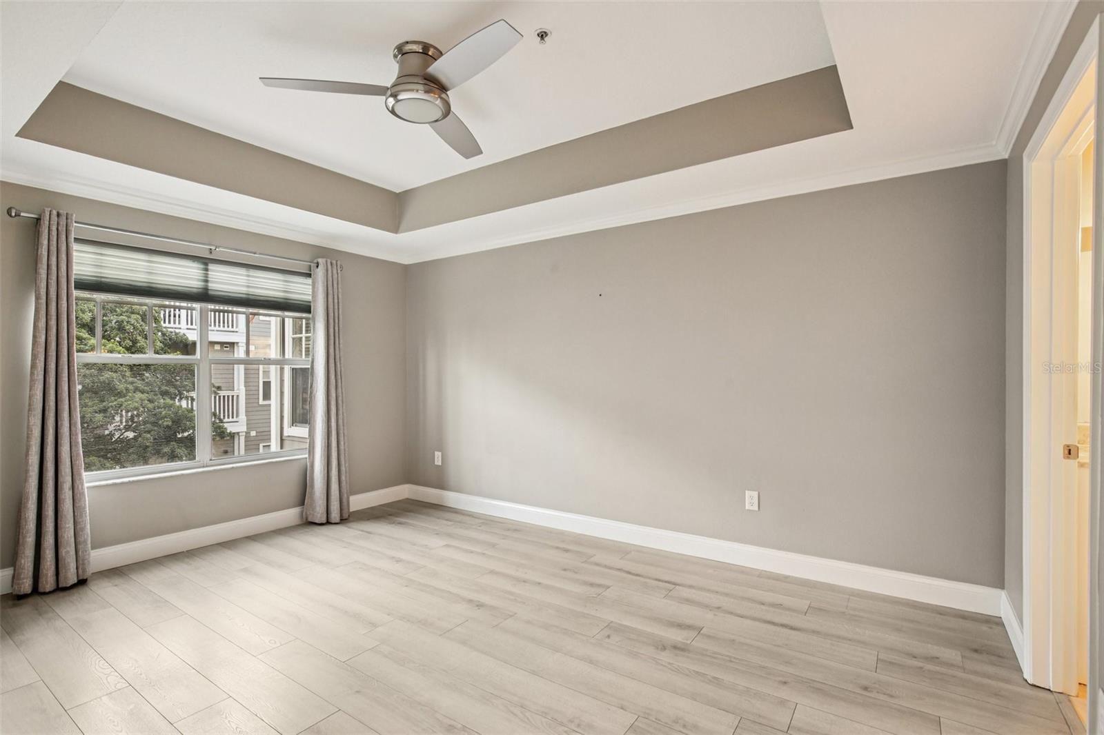 HYDE PARK WALK A CONDO - Residential