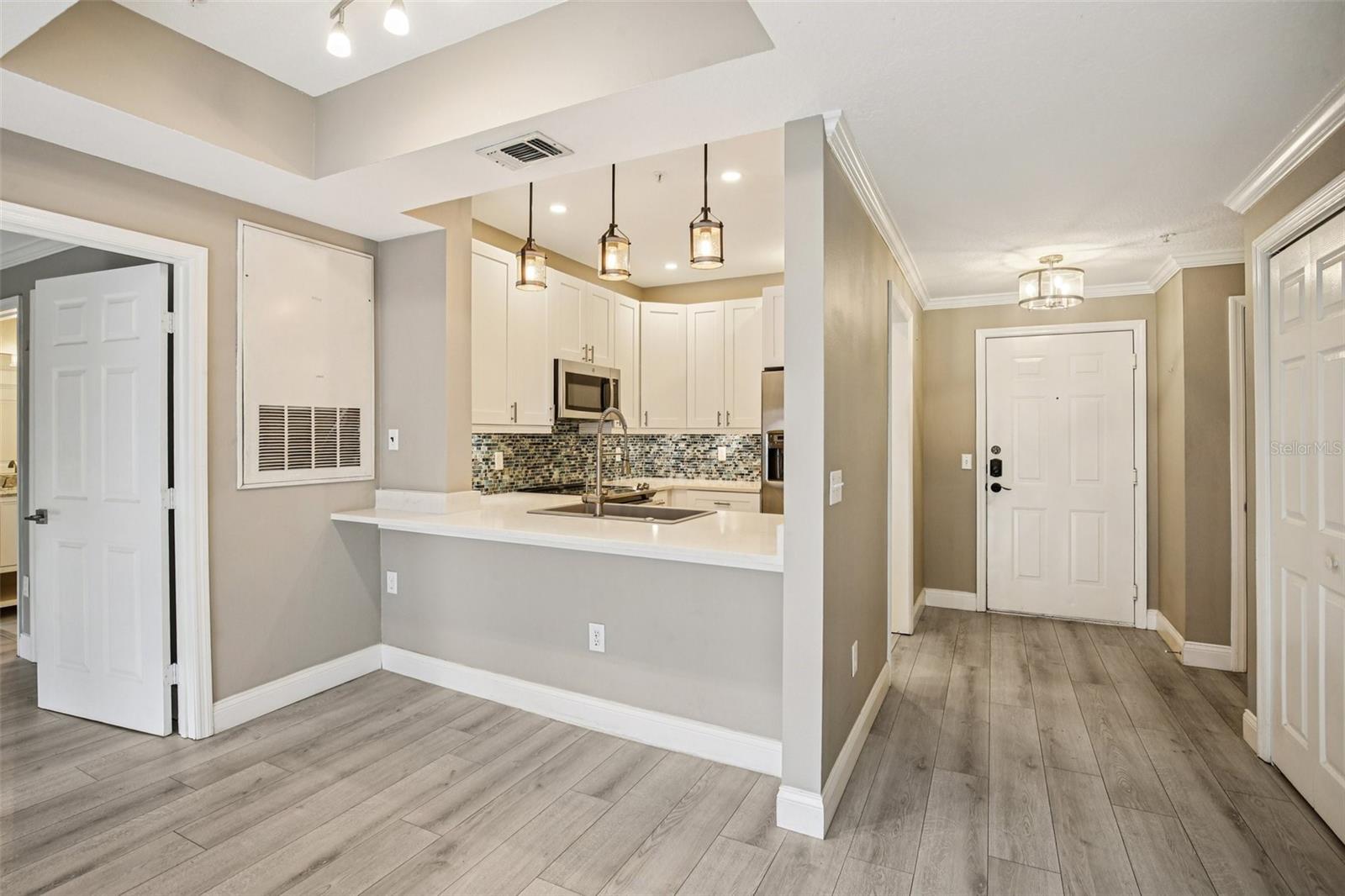 HYDE PARK WALK A CONDO - Residential