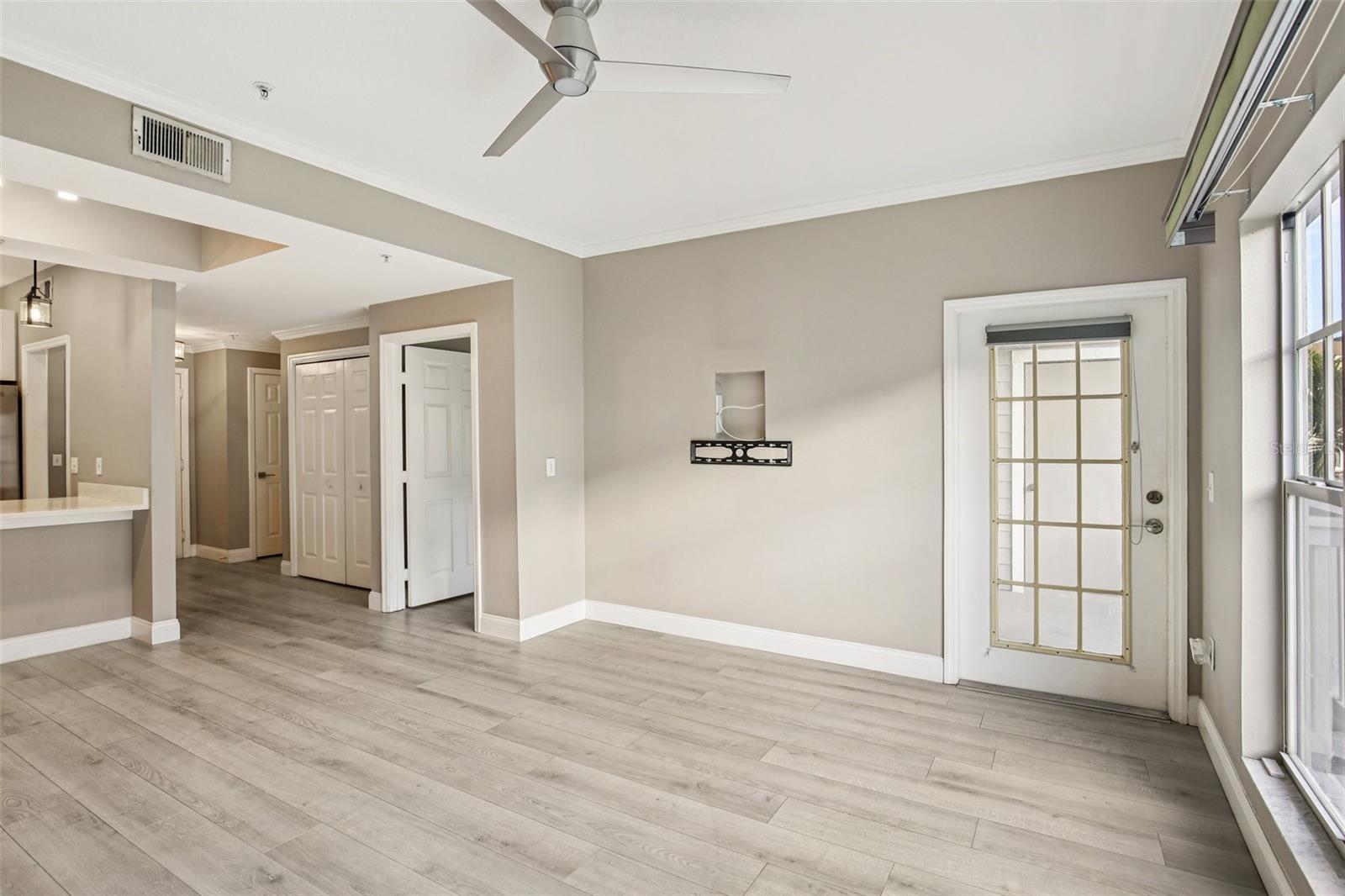 HYDE PARK WALK A CONDO - Residential