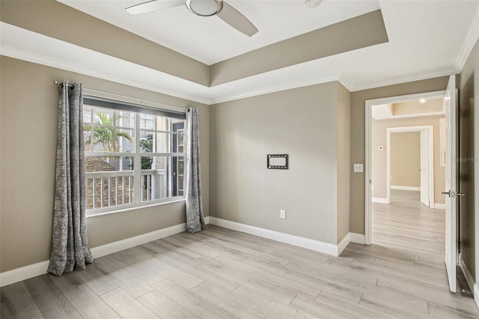 HYDE PARK WALK A CONDO - Residential