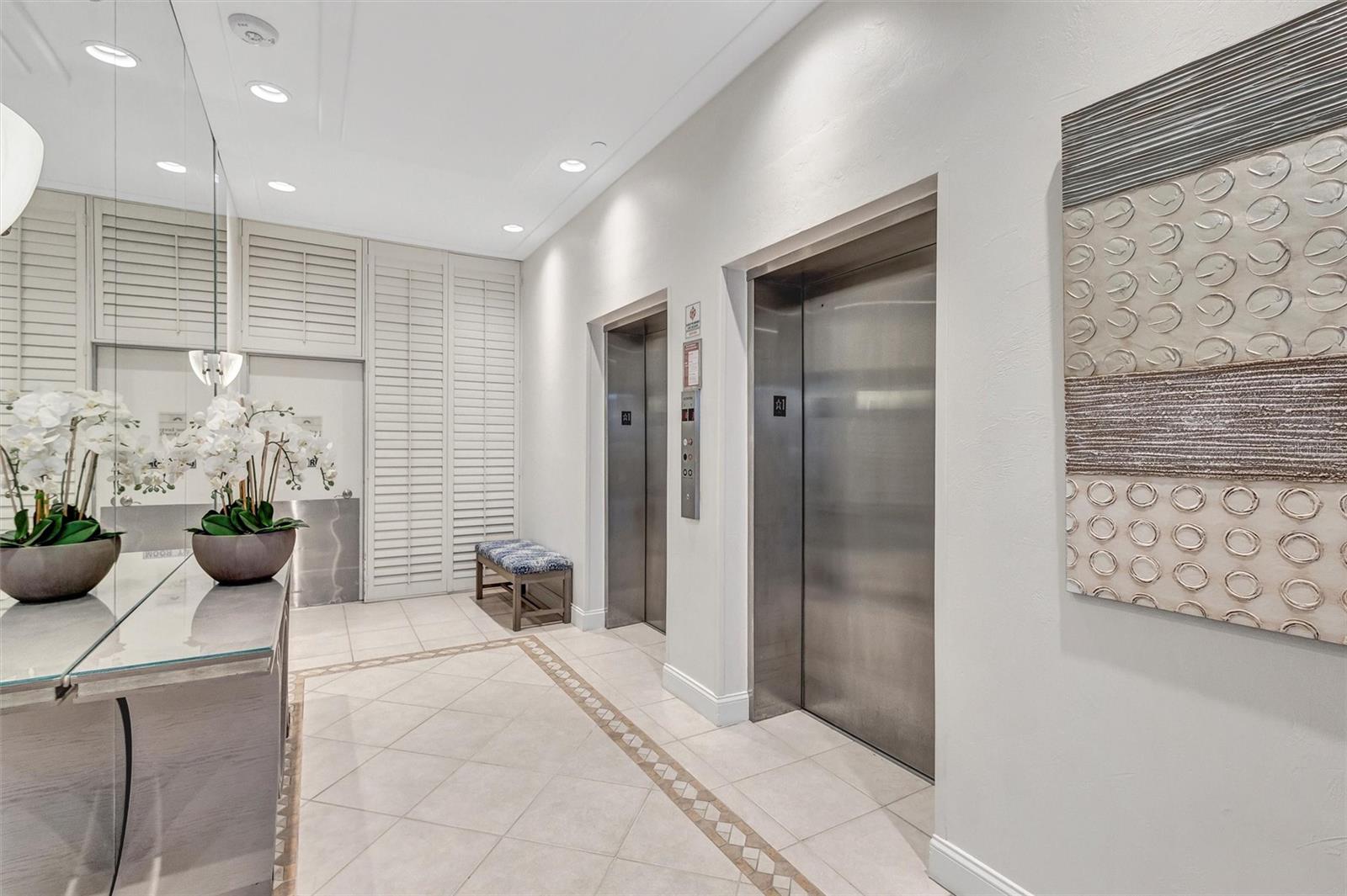 LIDO BEACH CLUB - Residential