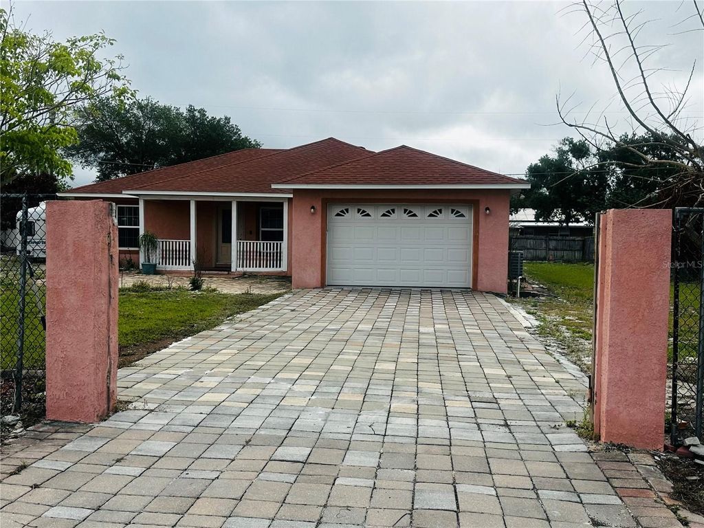 Photo of 910 W Rich Drive, Mount Dora, FL 32757 (MLS # O6396758)