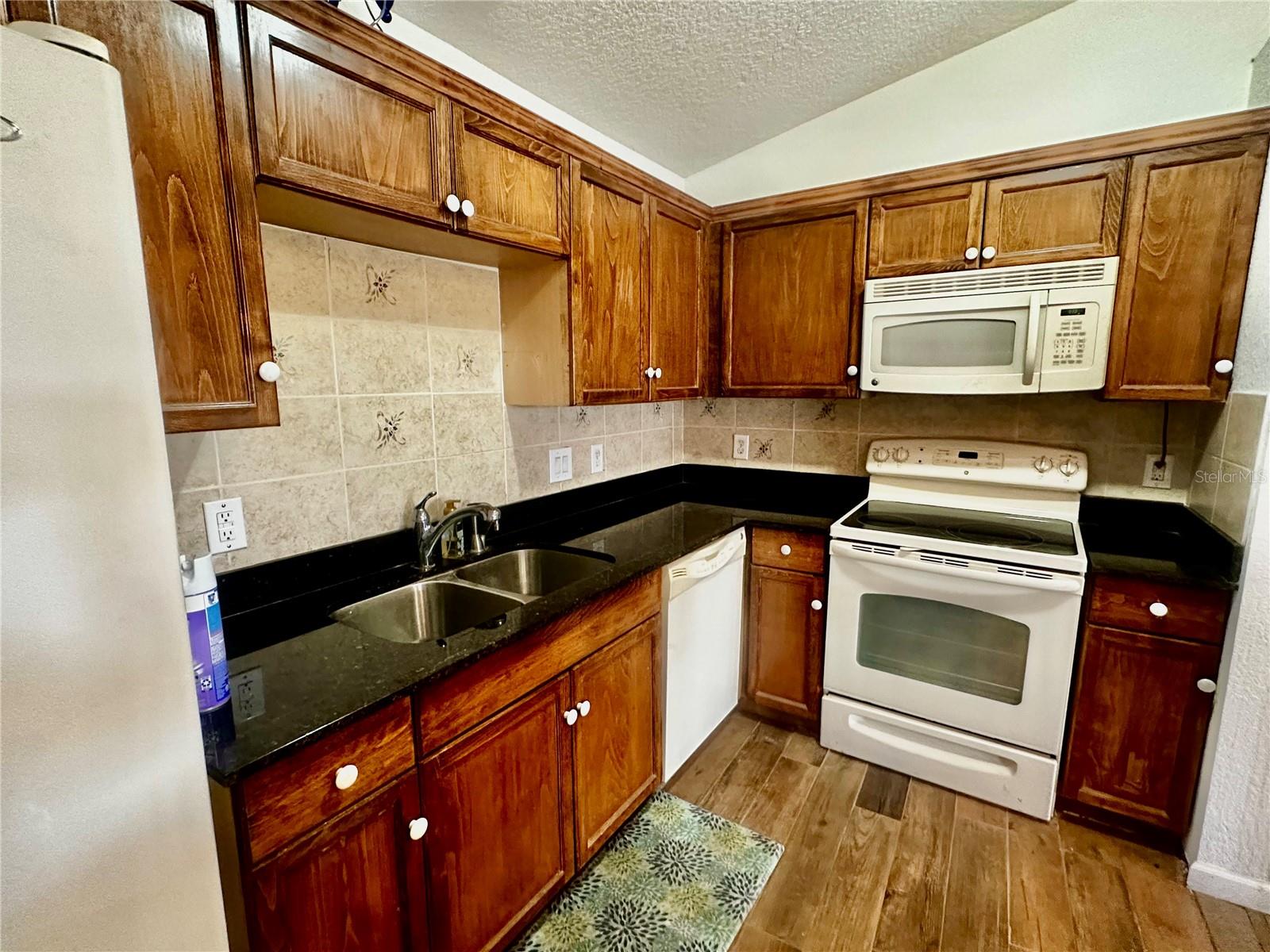 GOLDEN HEIGHTS - Residential