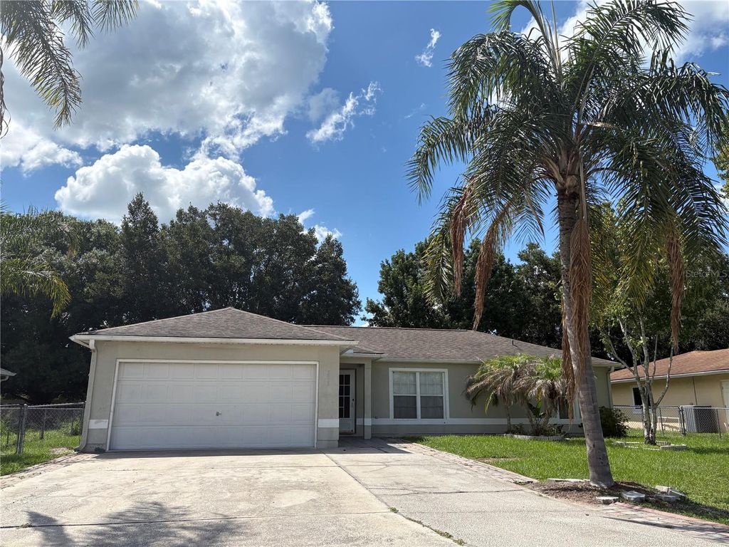 Photo of 305 Colonade Court, Kissimmee, FL 34758 (MLS # S5154146)
