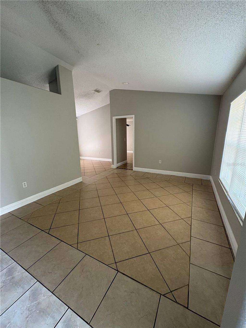 Photo of 305 Colonade Court, Kissimmee, FL 34758 (MLS # S5154146)