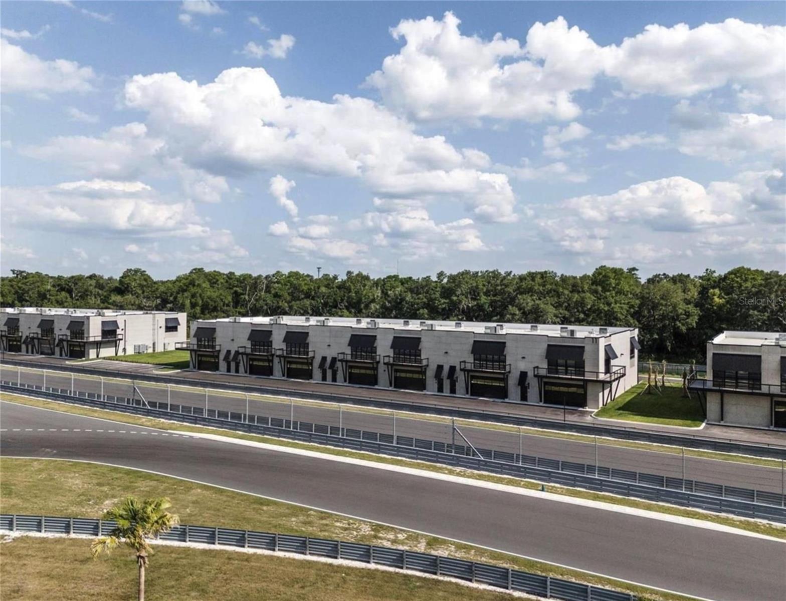 MOTOR ENCLAVE PH 1 - Commercial Sale