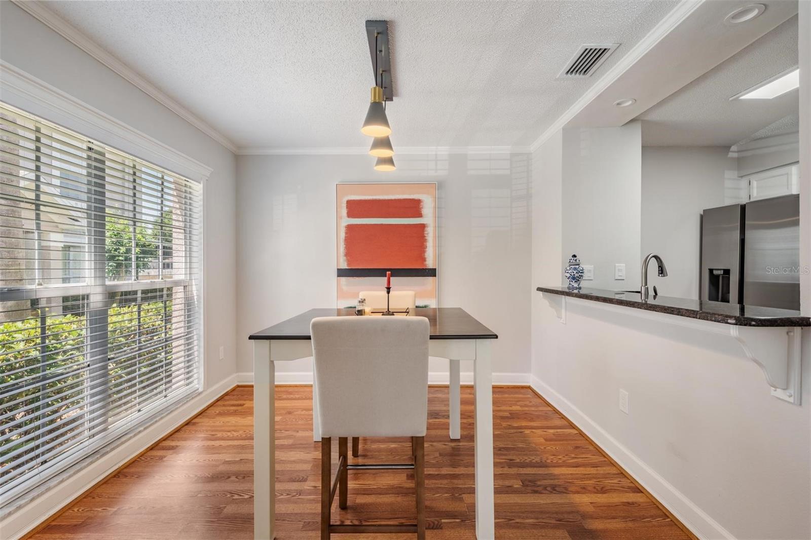 THE TOWNHOMES AT KENSINGTON - Residential