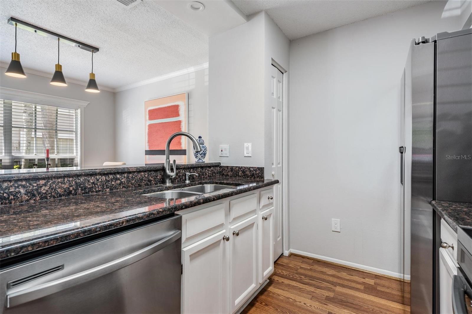 THE TOWNHOMES AT KENSINGTON - Residential