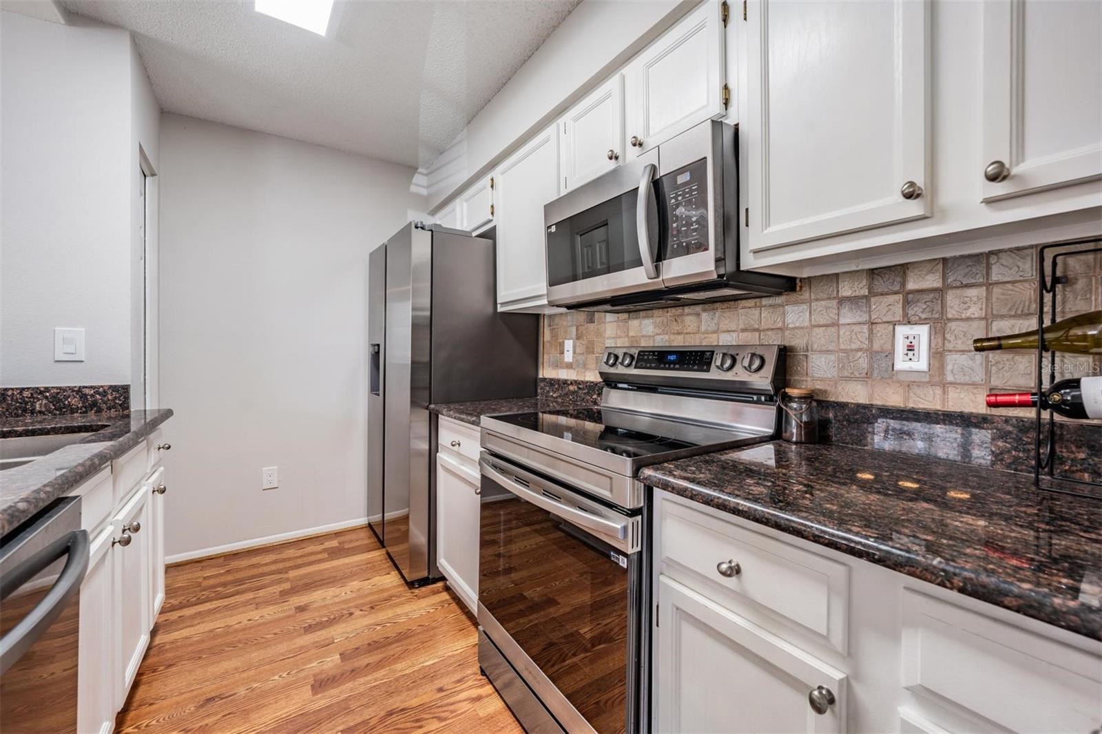 THE TOWNHOMES AT KENSINGTON - Residential