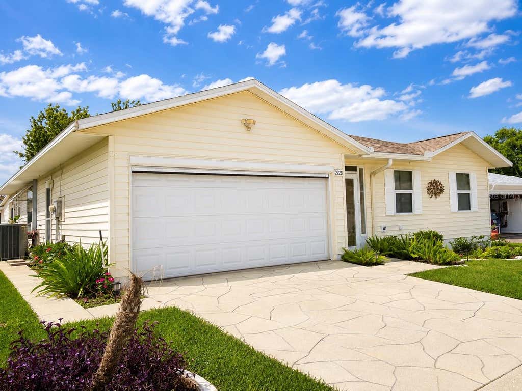 Photo of 2228 Grand Cypress Drive, Lakeland, FL 33810 (MLS # L4964020)