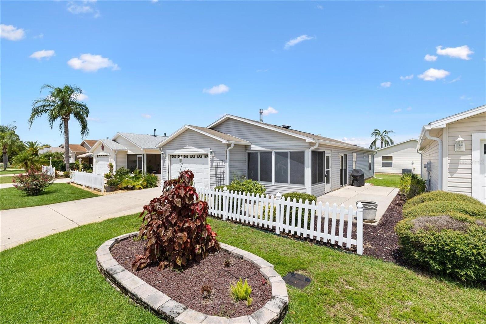 1031 PINEWOOD PLACE