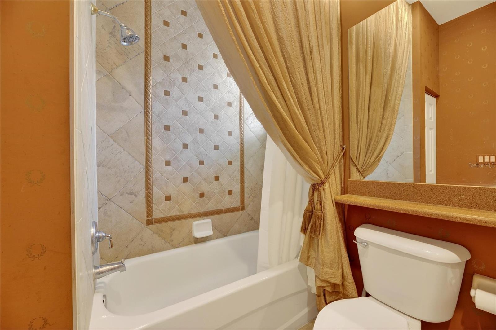 VALENCIA LAKES PH 1 - Residential