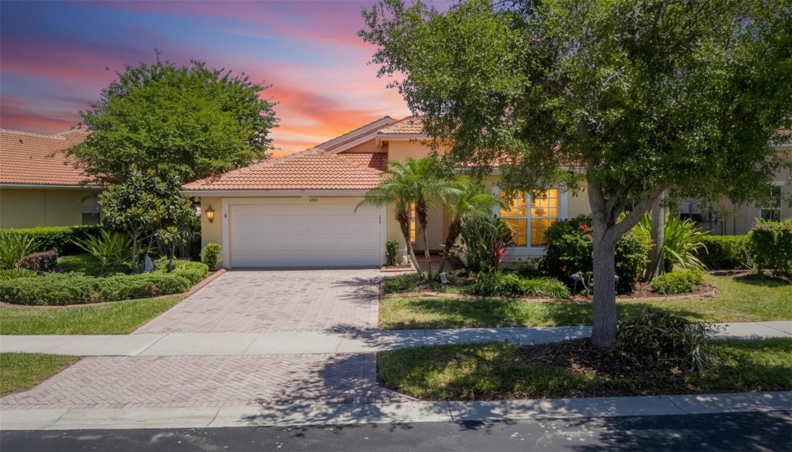 VALENCIA LAKES PH 1 - Residential