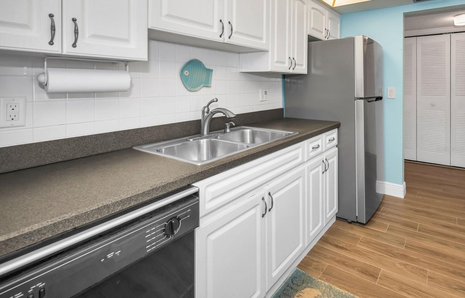 EDGEWATER ARMS 4TH CONDO - Residential