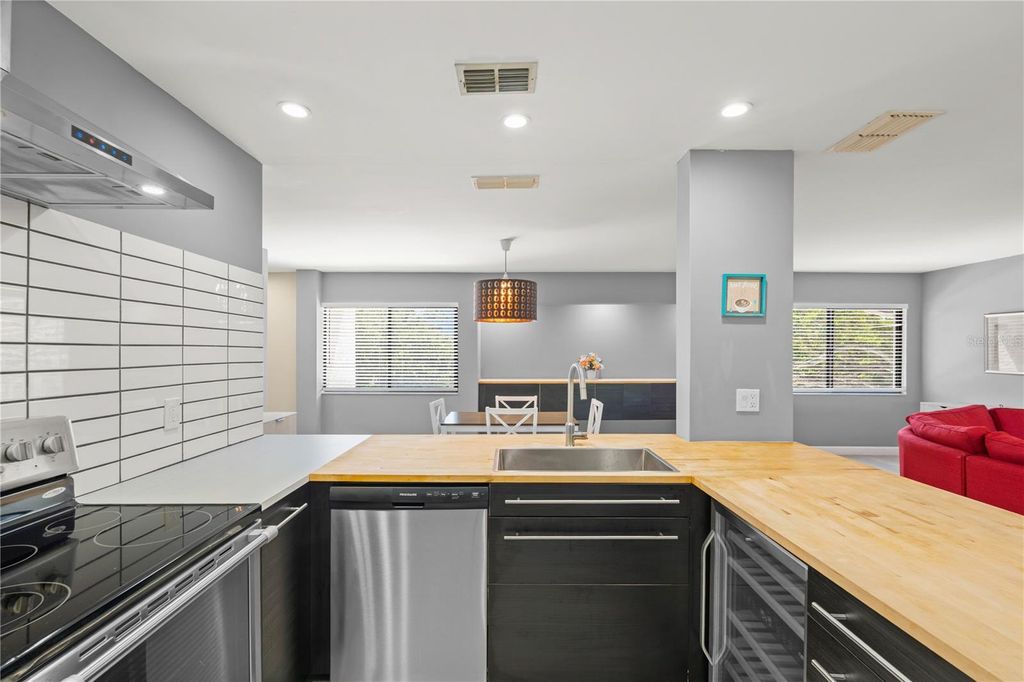 Photo of 2746 Orchid Oaks Drive #301, Sarasota, FL 34239 (MLS # A4693949)