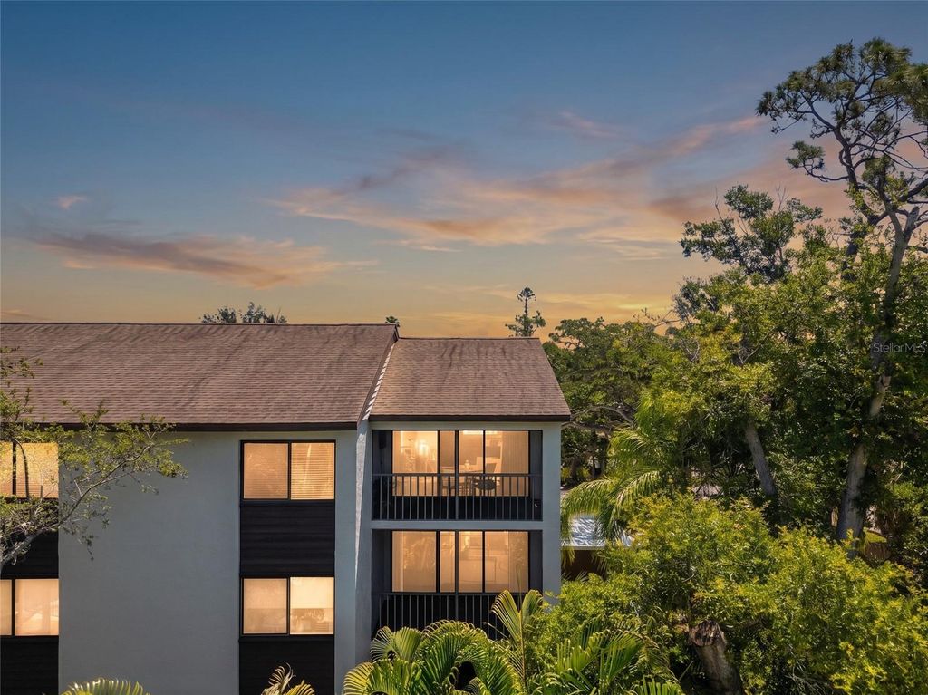 Photo of 2746 Orchid Oaks Drive #301, Sarasota, FL 34239 (MLS # A4693949)