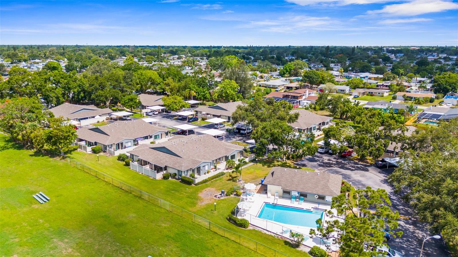 COURTYARD SQUARE - Residential