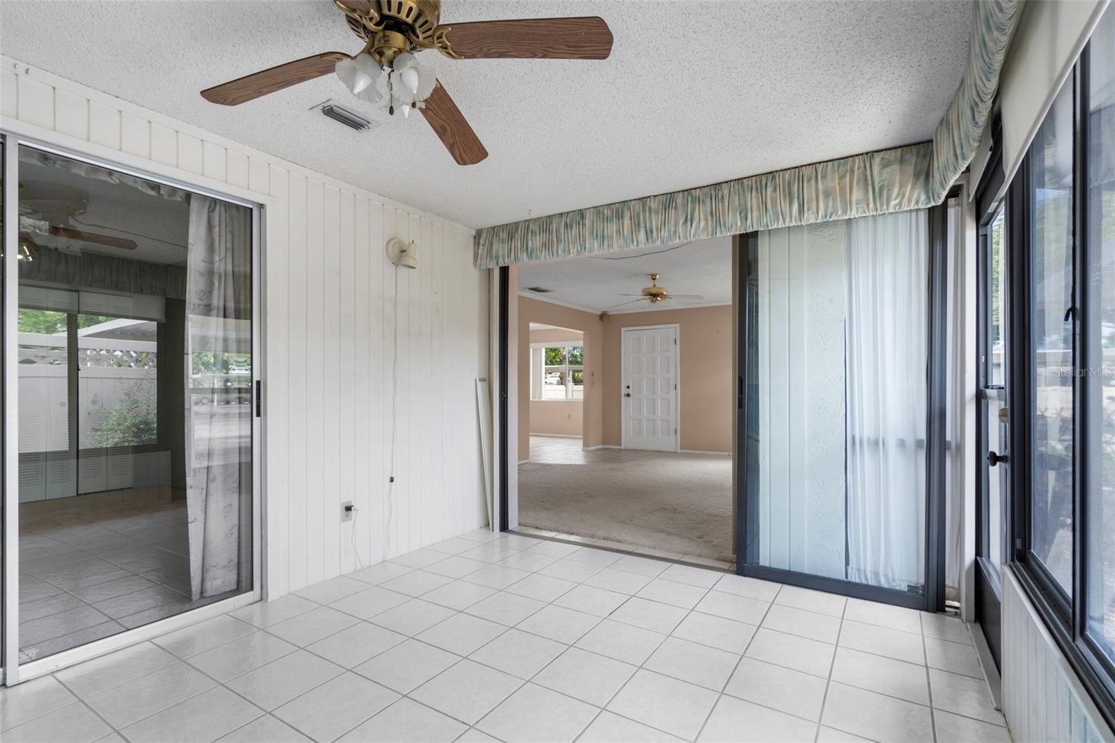 COURTYARD SQUARE - Residential