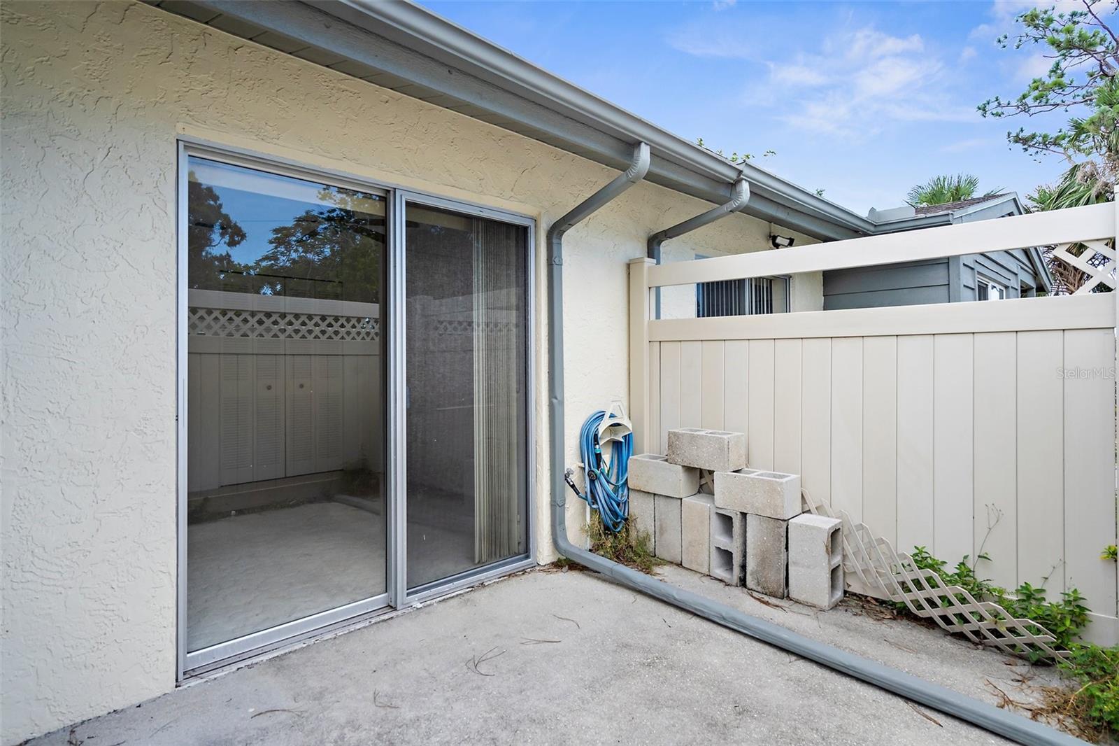 COURTYARD SQUARE - Residential