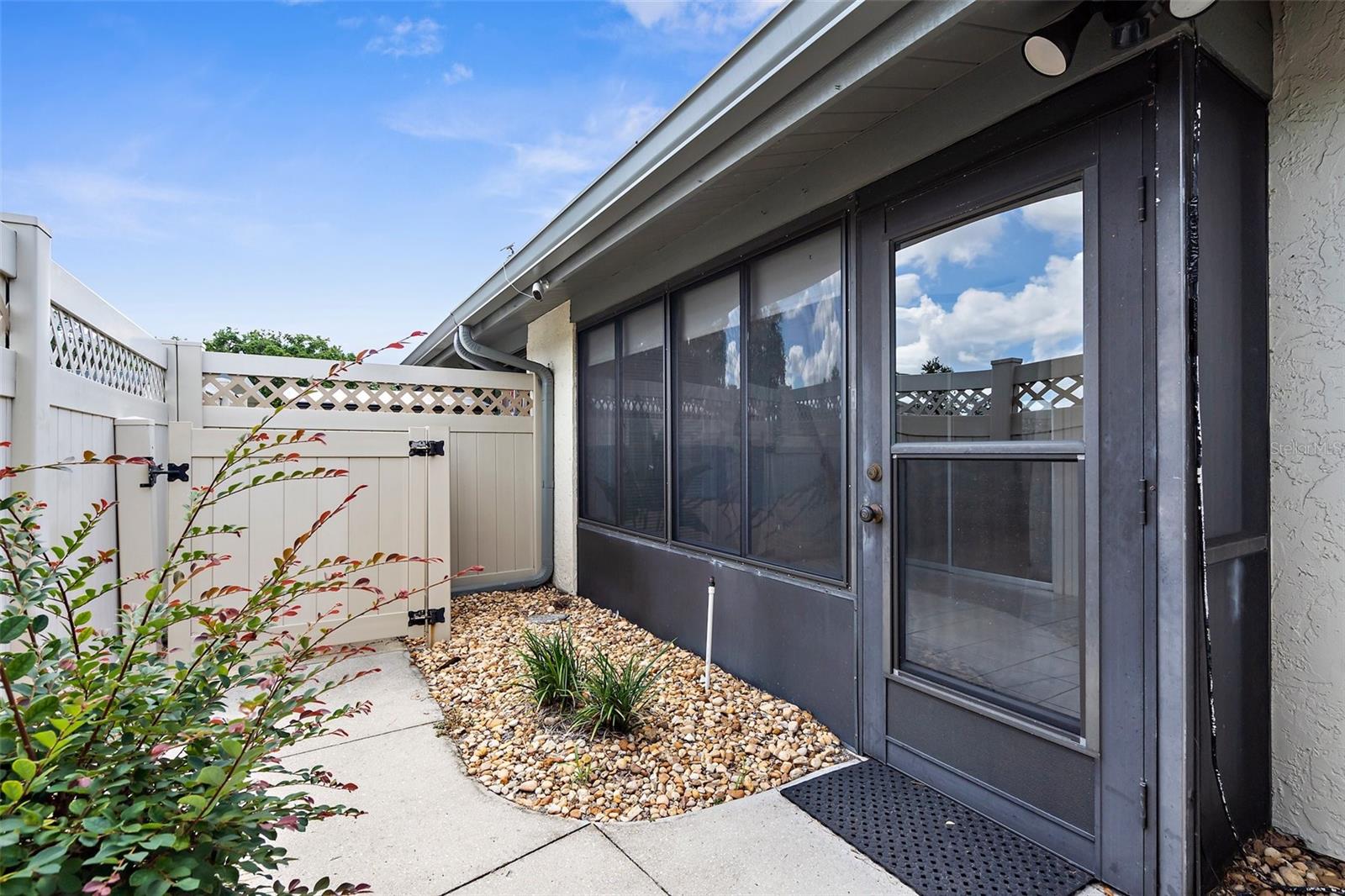 COURTYARD SQUARE - Residential