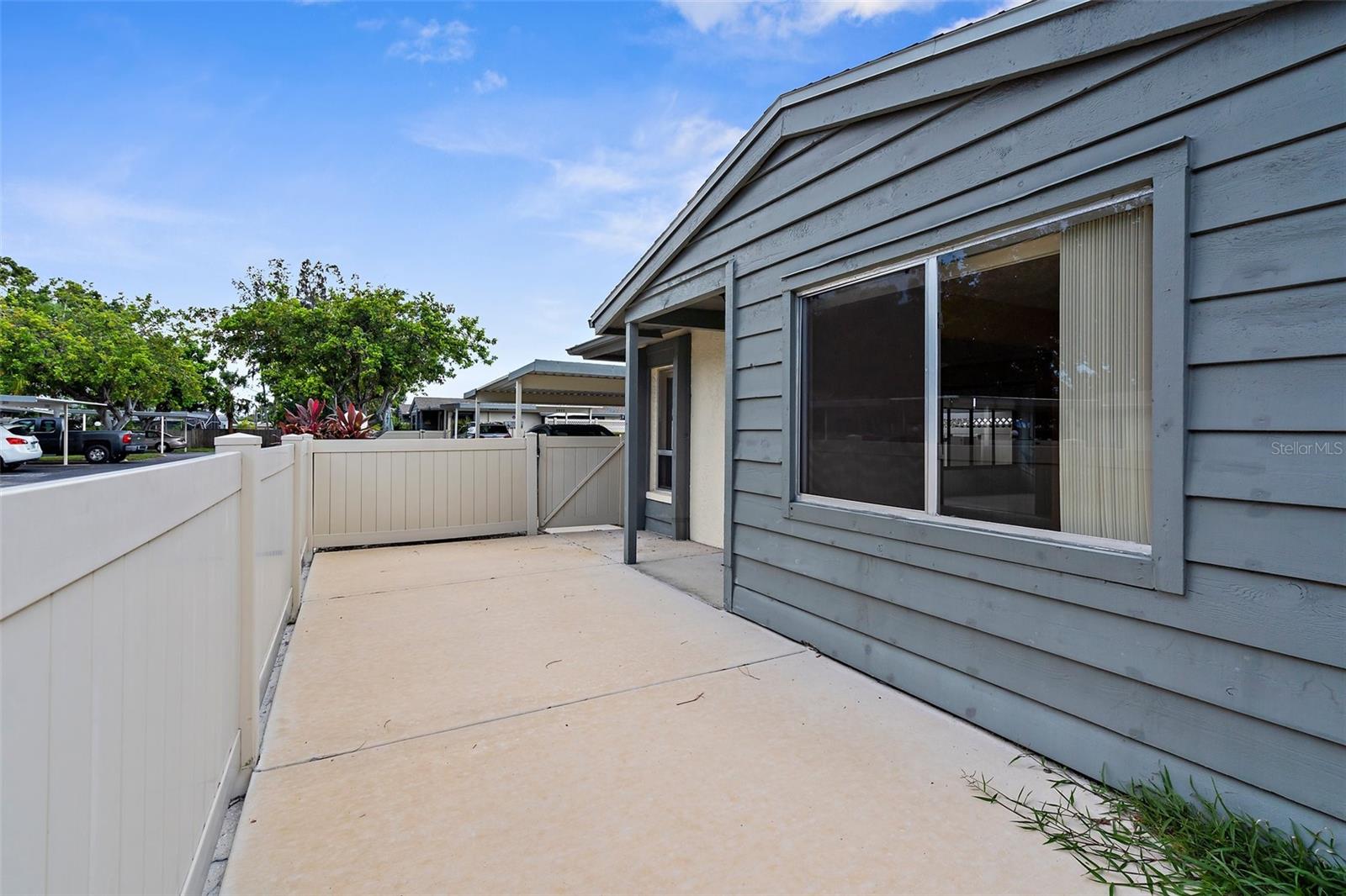 COURTYARD SQUARE - Residential