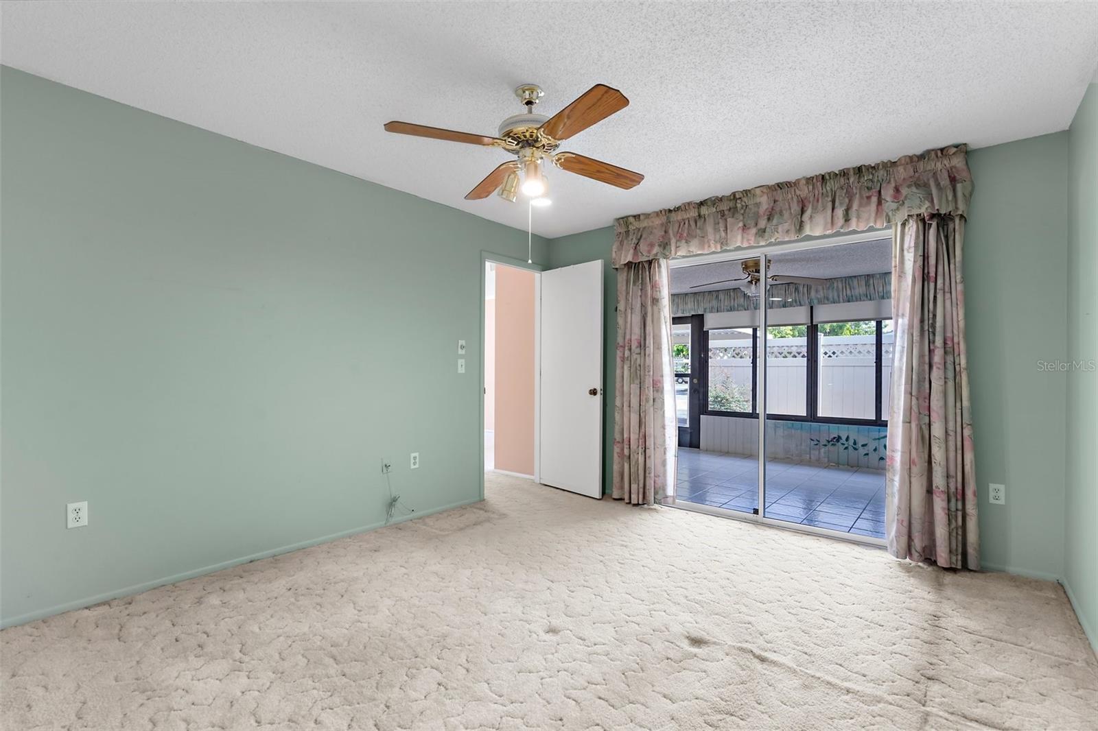 COURTYARD SQUARE - Residential