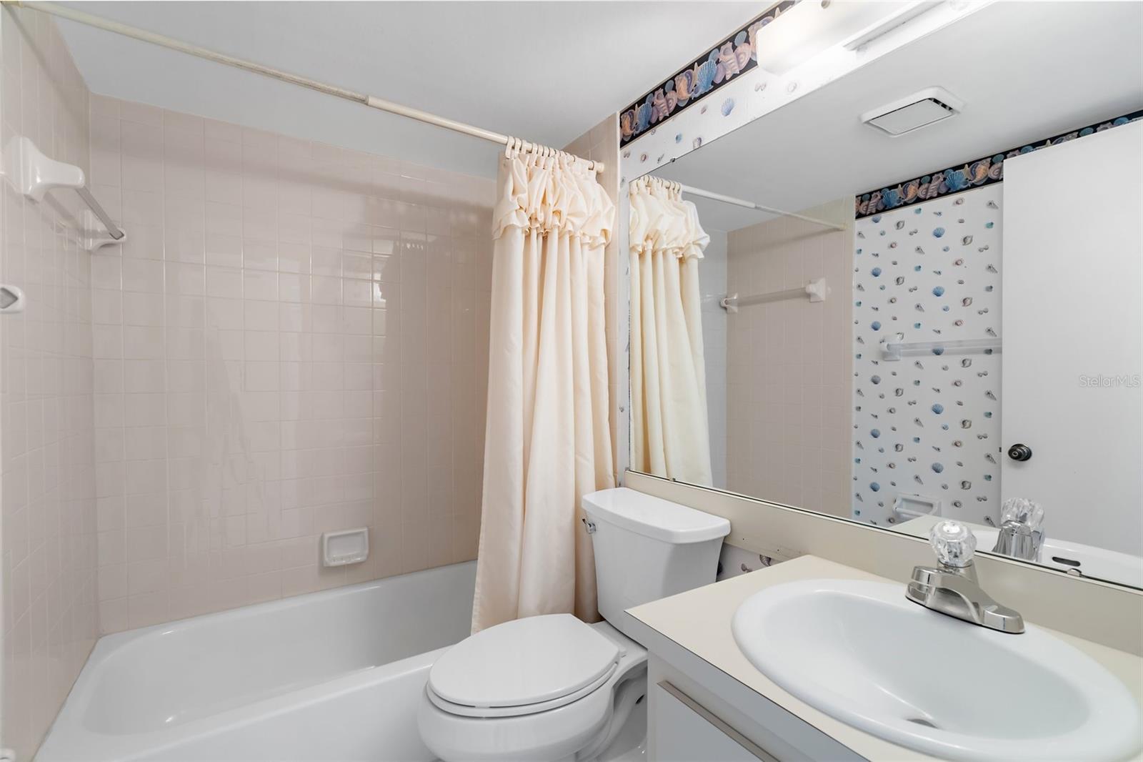 COURTYARD SQUARE - Residential