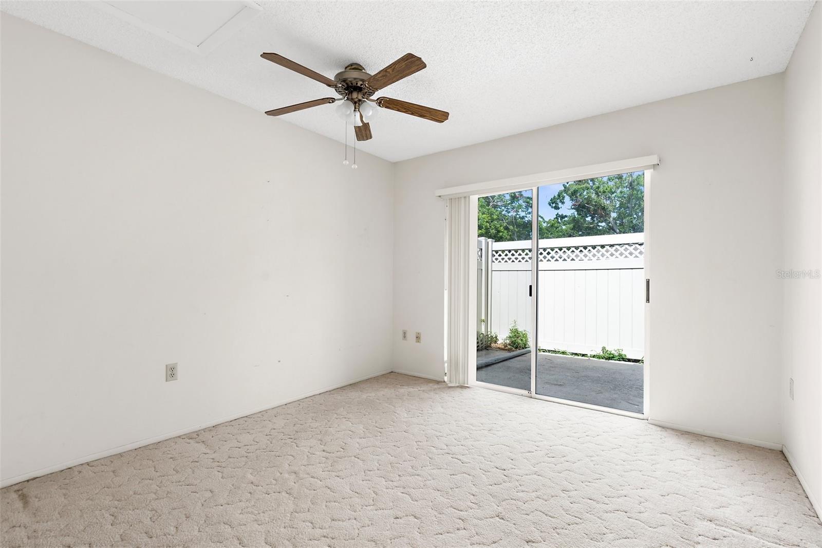 COURTYARD SQUARE - Residential