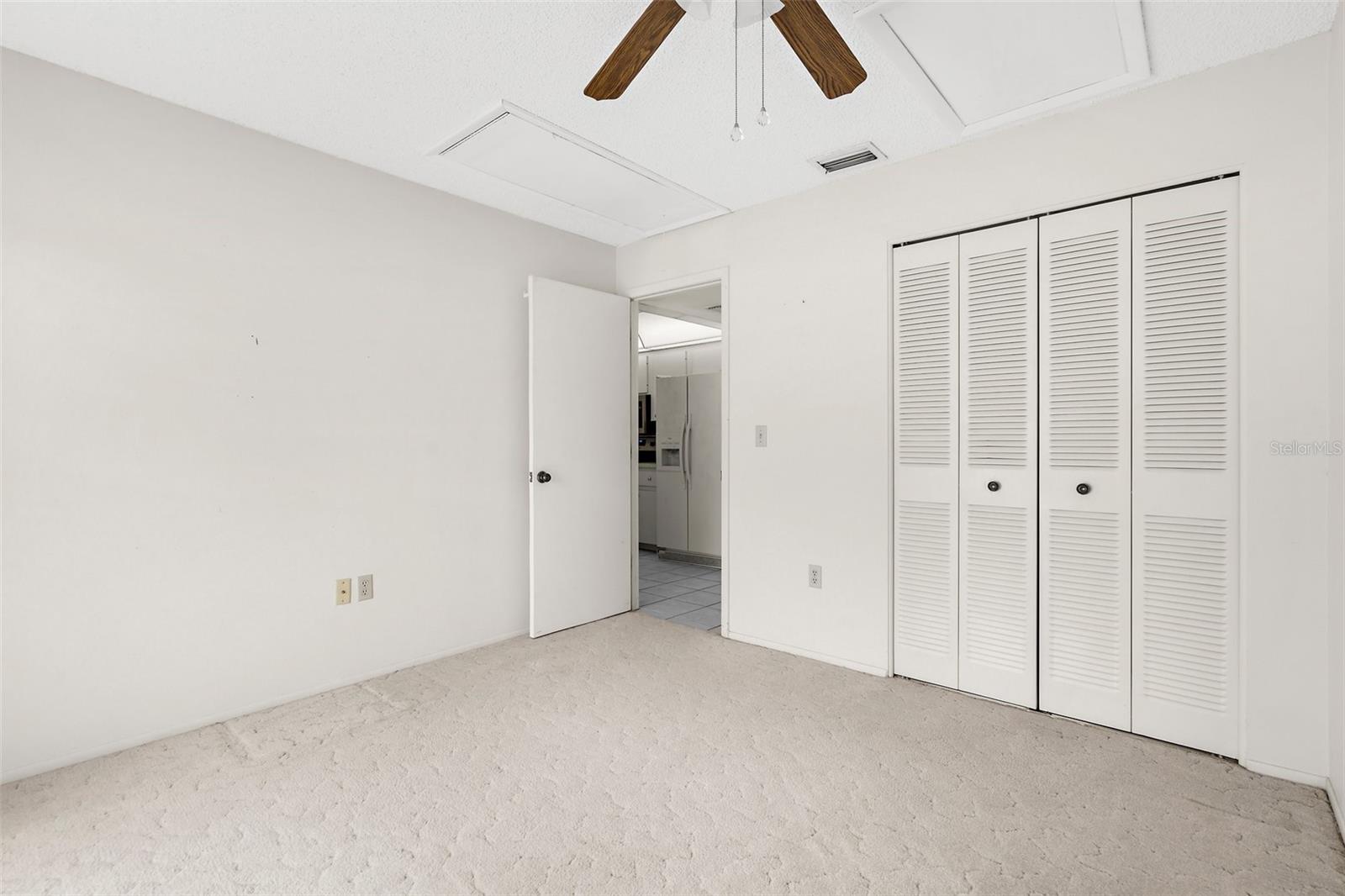 COURTYARD SQUARE - Residential