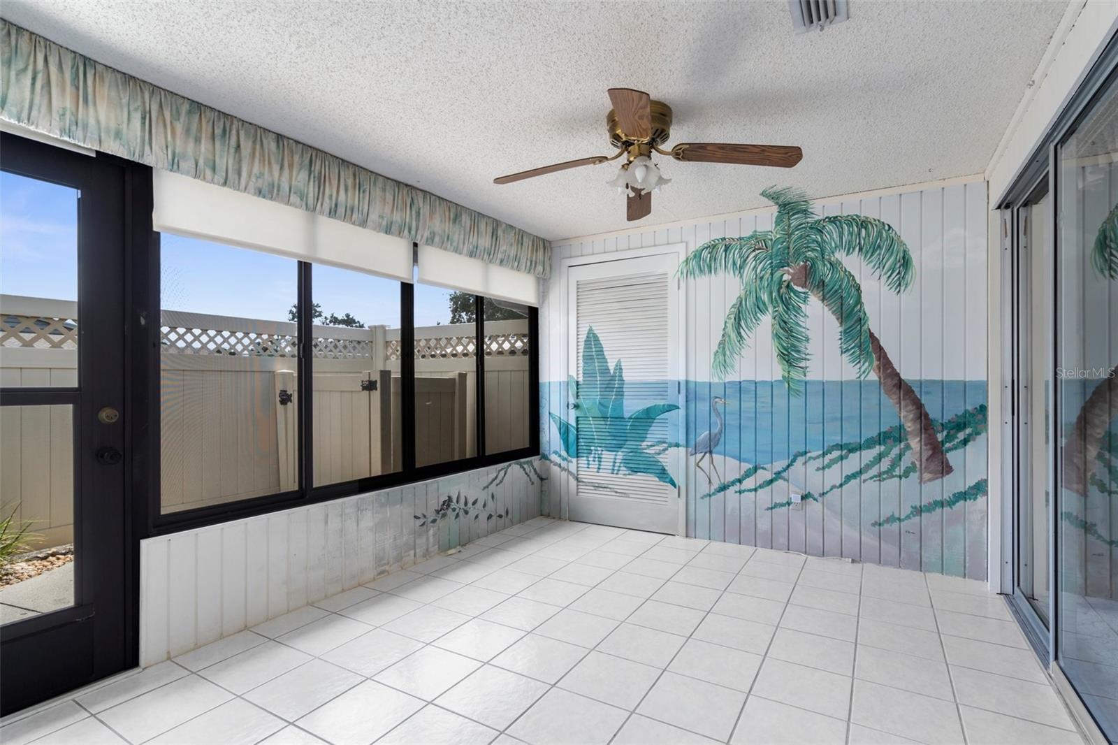 COURTYARD SQUARE - Residential