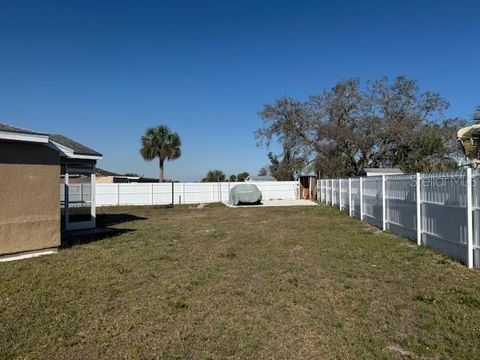 A home in LABELLE