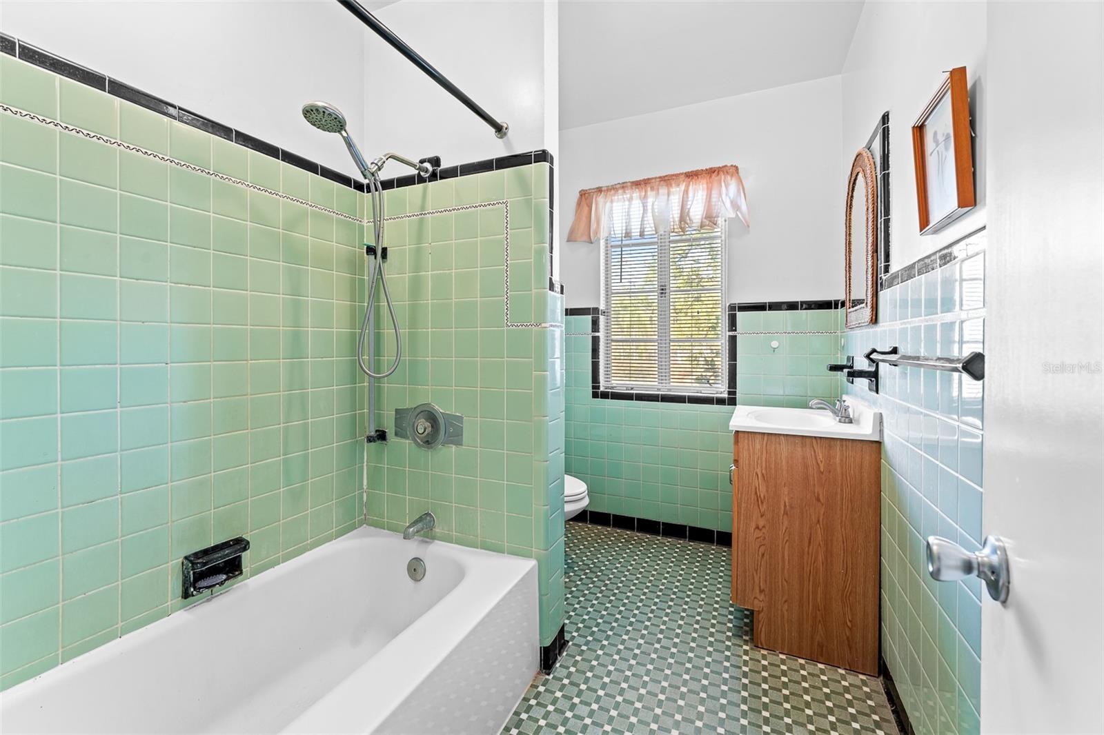 HILLCREST SUB 2 REV - Residential