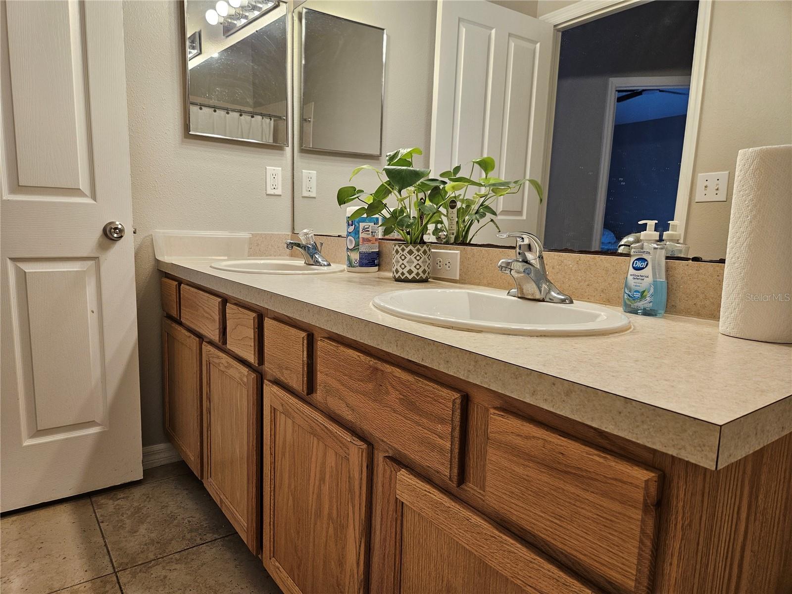 OAK GROVE - Residential Lease