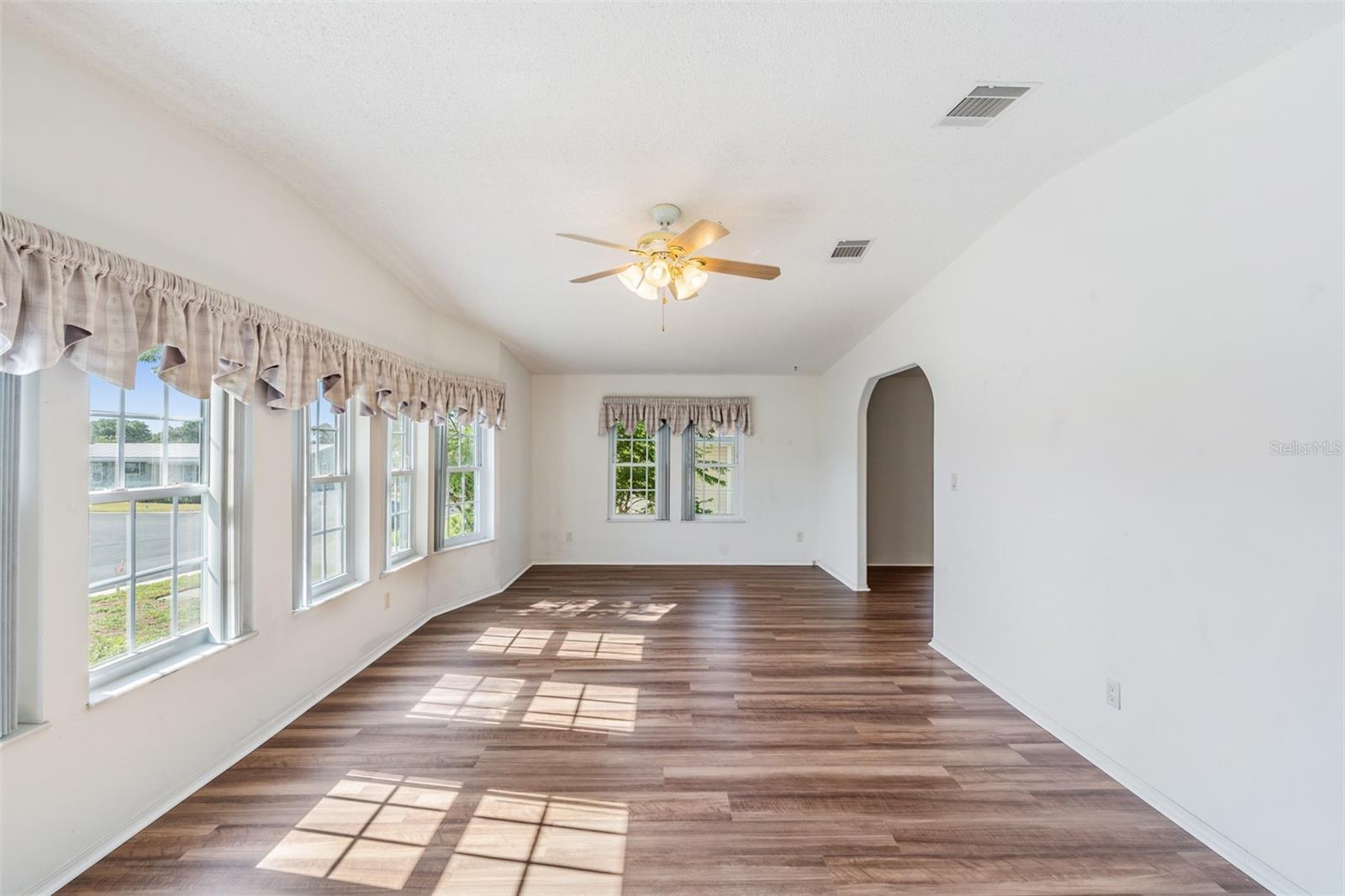 GRAND HORIZONS - Residential