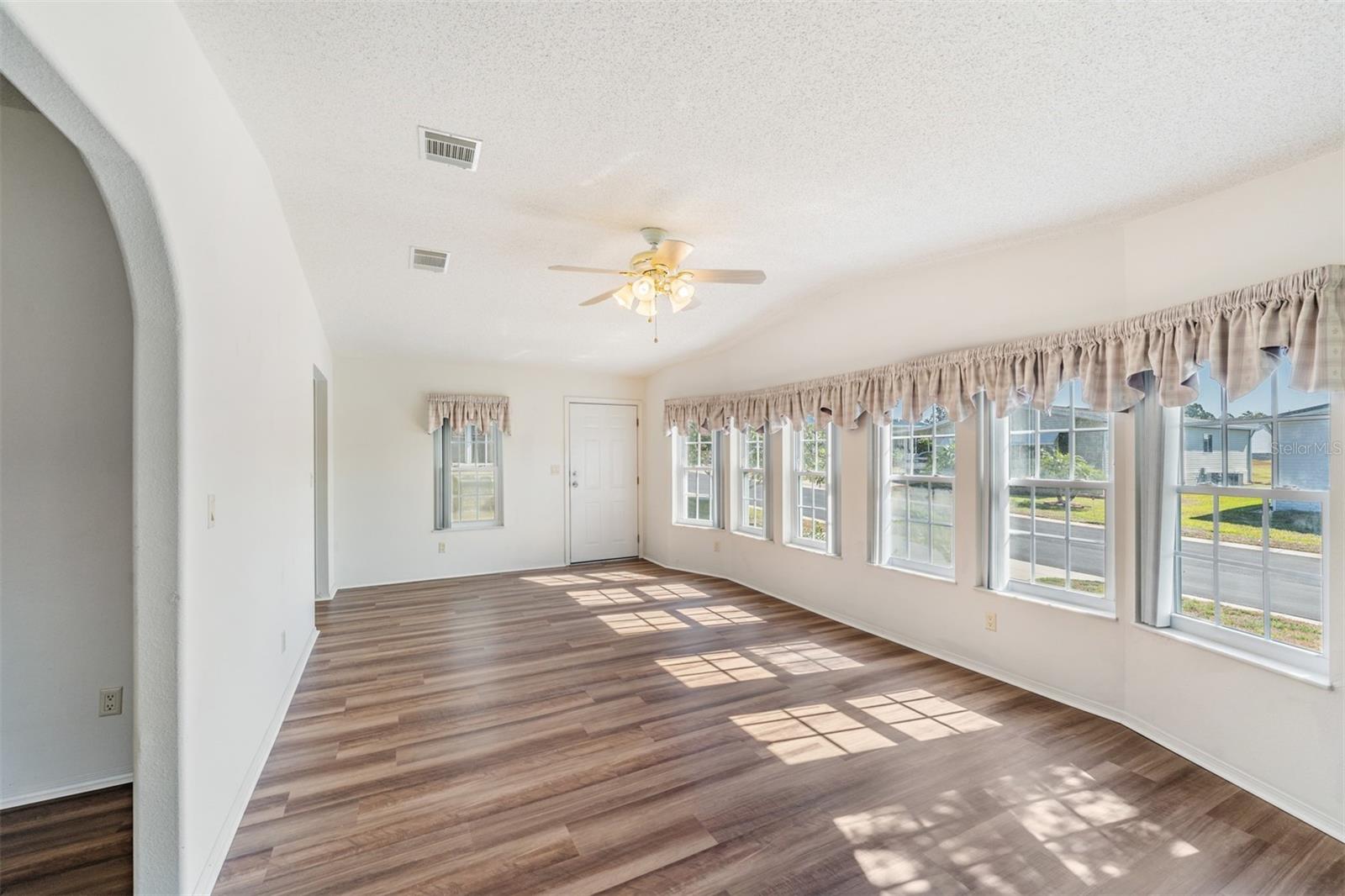 GRAND HORIZONS - Residential