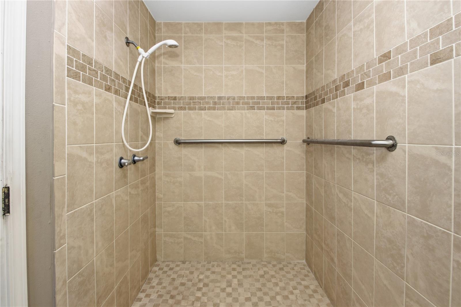 FAIRLANE ESTATES - Residential