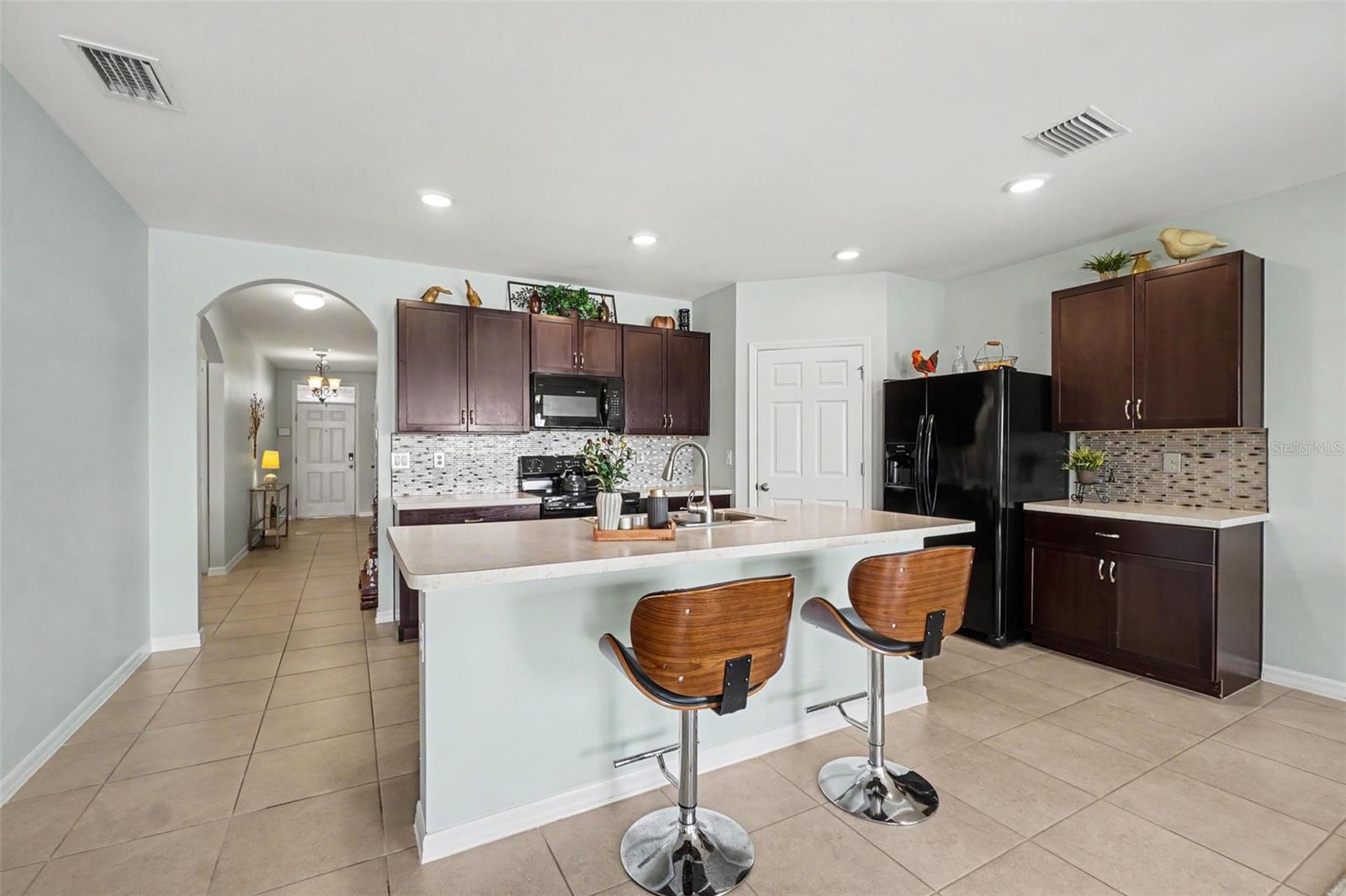 7048 WATERFORD PARKWAY
