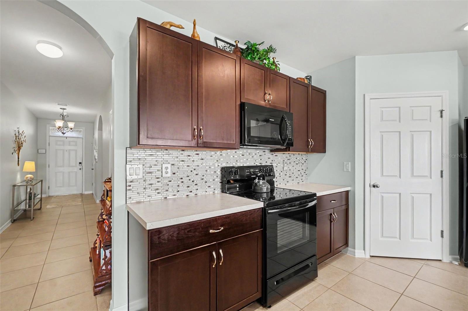 7048 WATERFORD PARKWAY