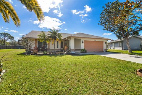Photo of 7135 Queen Palm Circle, Sarasota, FL 34243 (MLS # A4684074)