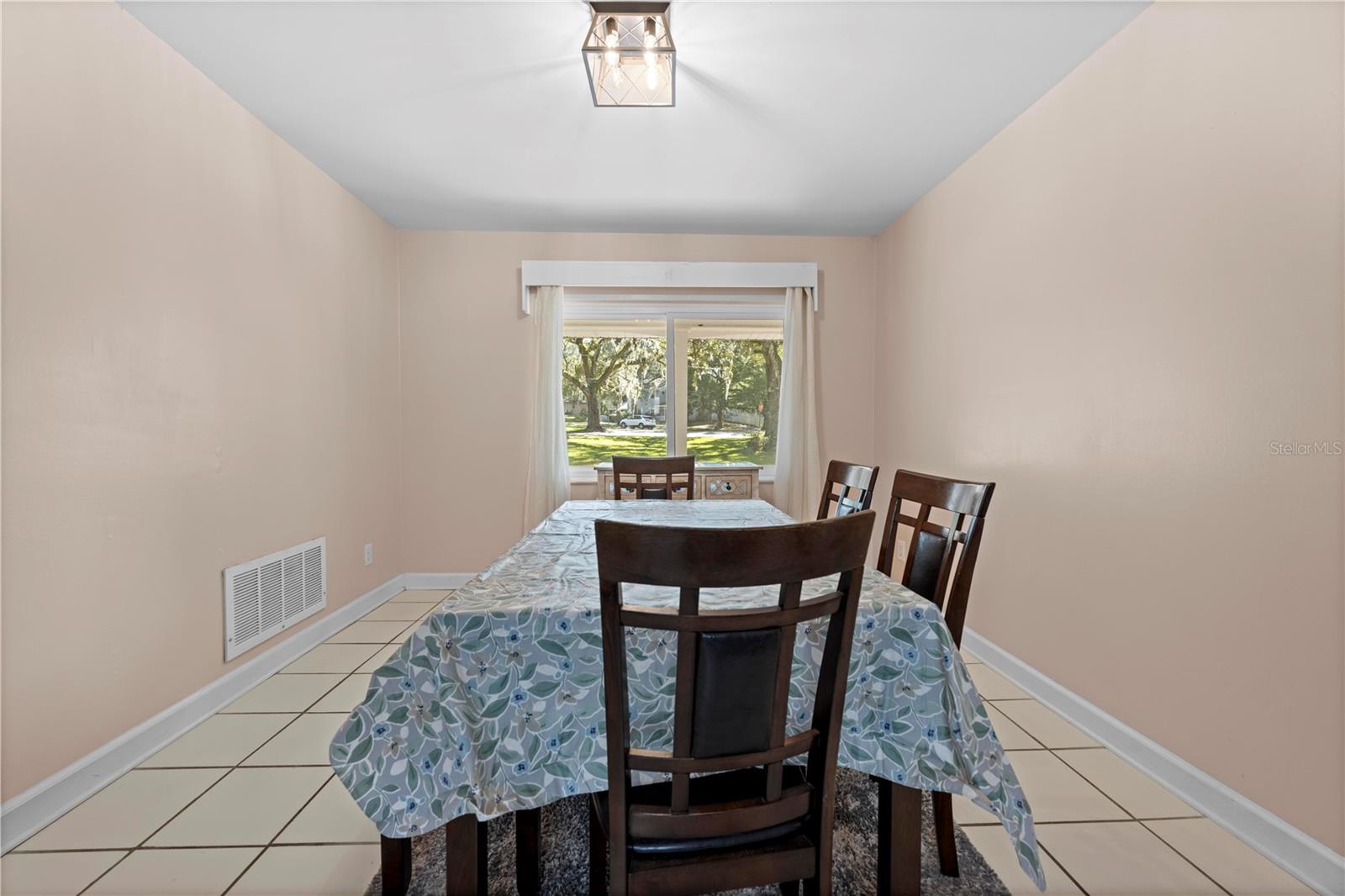 TOWN & COUNTRY - Residential