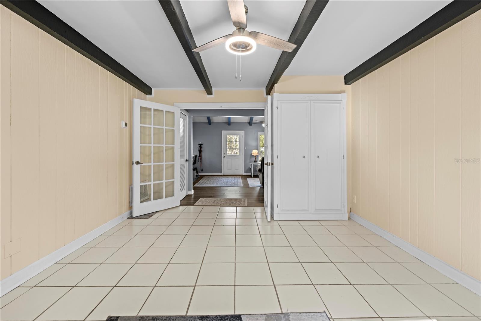 TOWN & COUNTRY - Residential