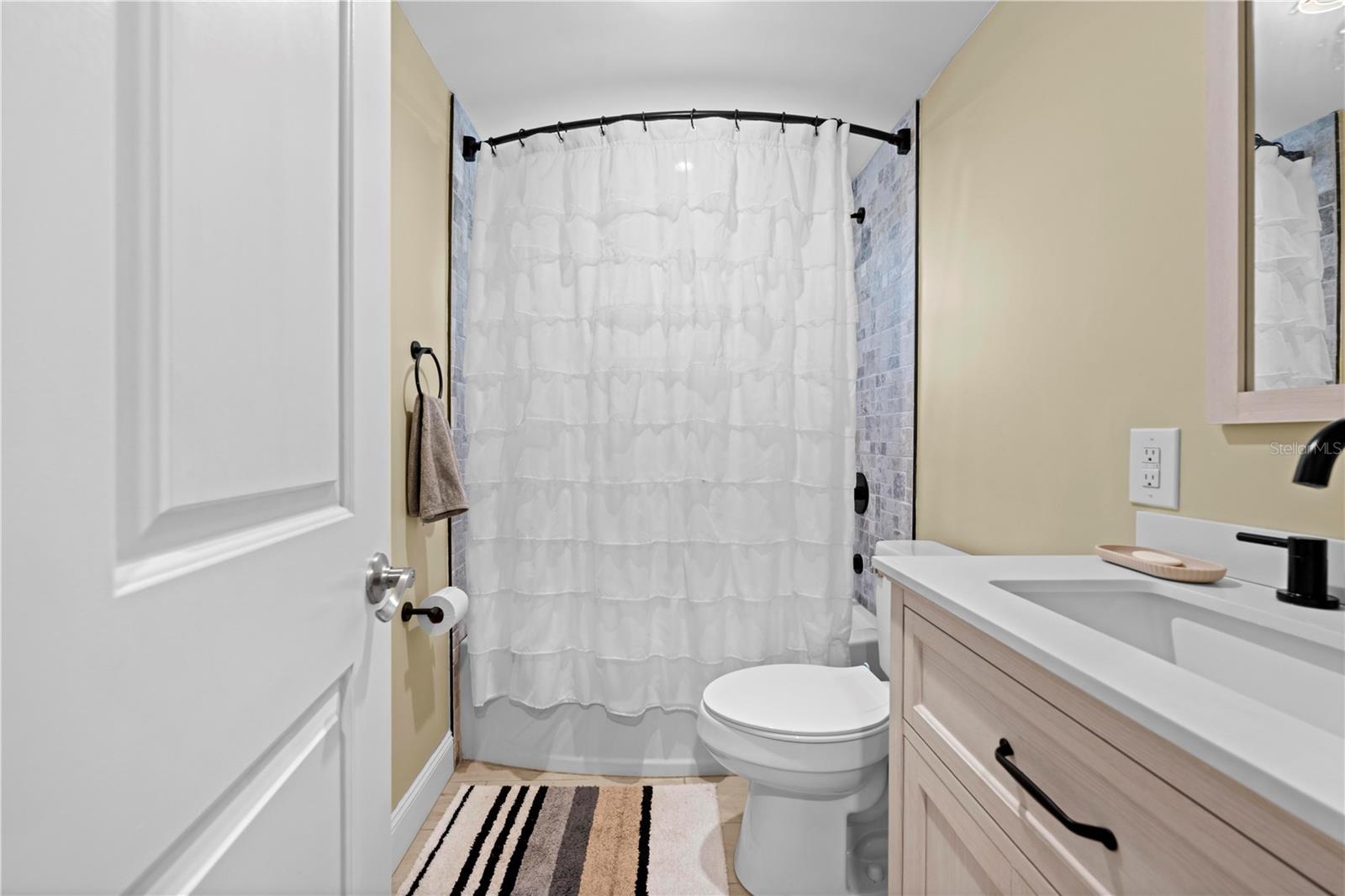 TOWN & COUNTRY - Residential