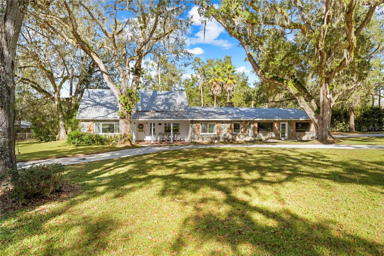 TOWN & COUNTRY - Residential