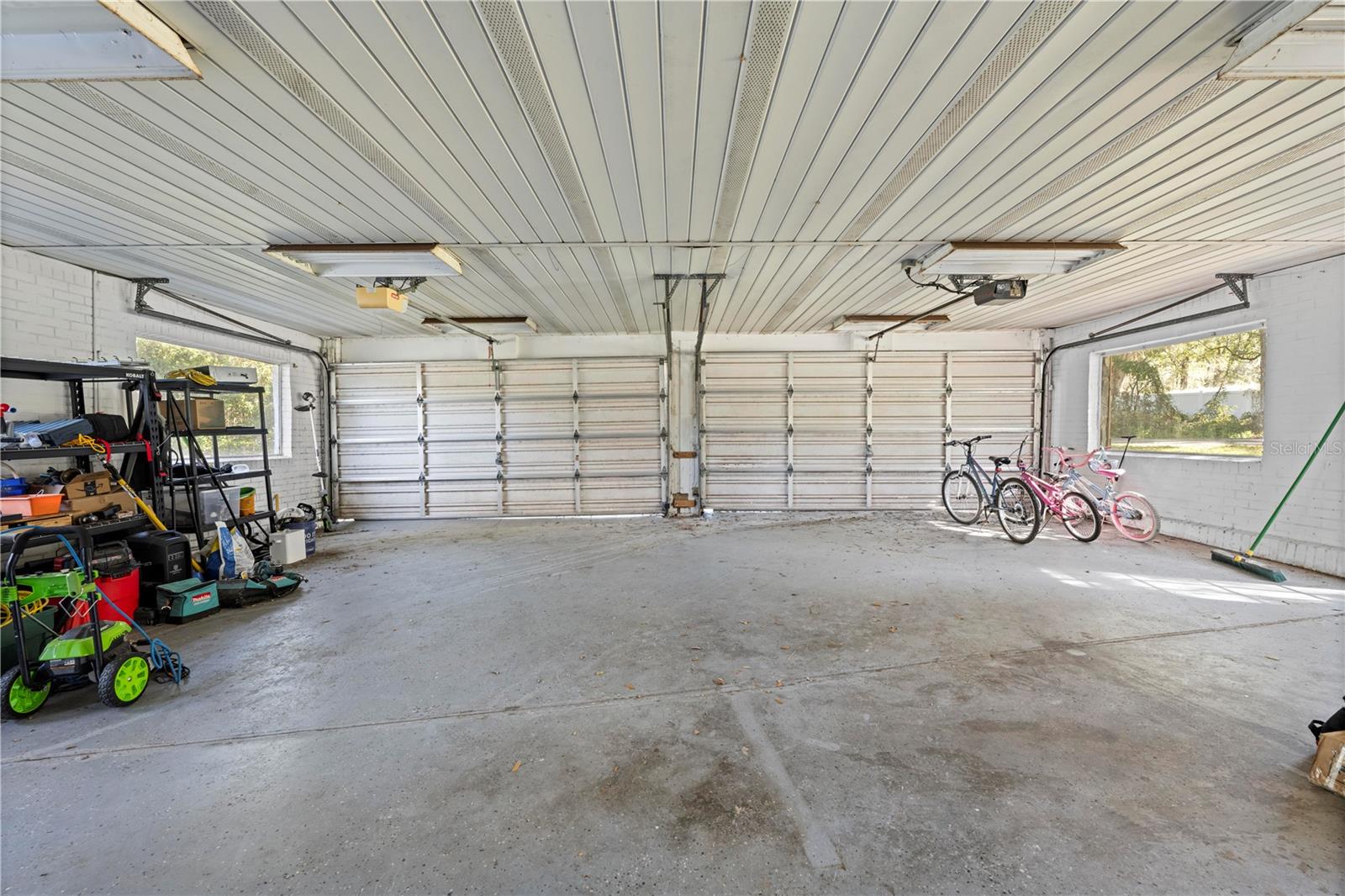 TOWN & COUNTRY - Residential