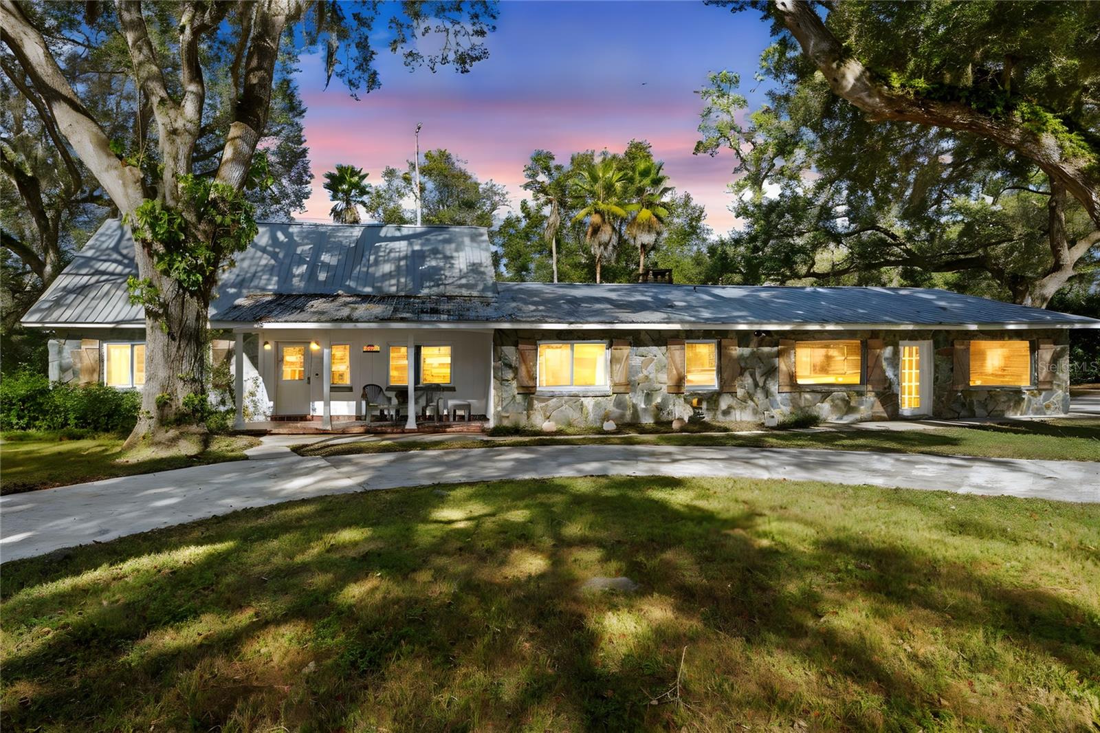 TOWN & COUNTRY - Residential