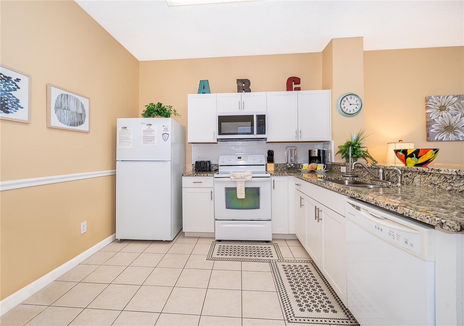 WINDSOR PALMS TWNHMS PH 3A - Residential